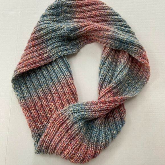 Beautiful Pink and Blue Ombre Knit Scarf - Picture 4 of 5